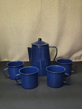 Blue Speckled Enamel Coffee Pot with 4 Matching Mugs